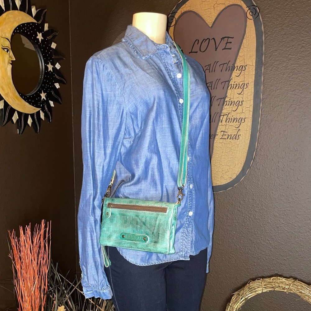 💚Great Used condition Teal Bed Stu Crossbody